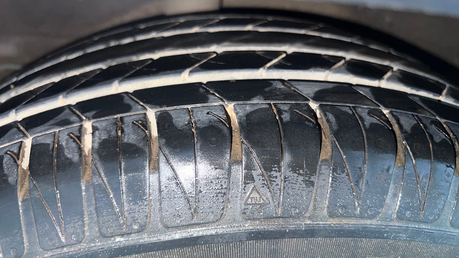 Used 2024 Kia Sonet HTX Plus 1.5 Diesel MT Diesel Manual tyres RIGHT REAR TYRE TREAD VIEW