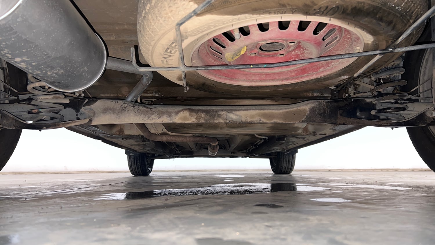 Used 2020 Renault Triber RXZ EASY-R AMT Petrol Automatic extra REAR UNDERBODY VIEW (TAKEN FROM REAR)