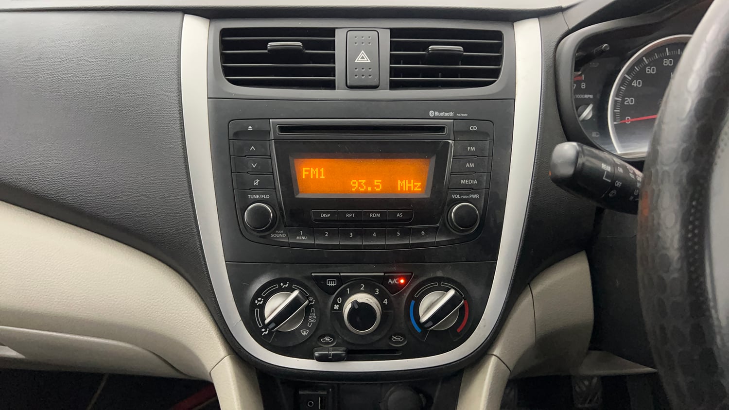 Used 2017 Maruti Suzuki Celerio ZXi Opt Petrol Manual interior MUSIC SYSTEM & AC CONTROL VIEW