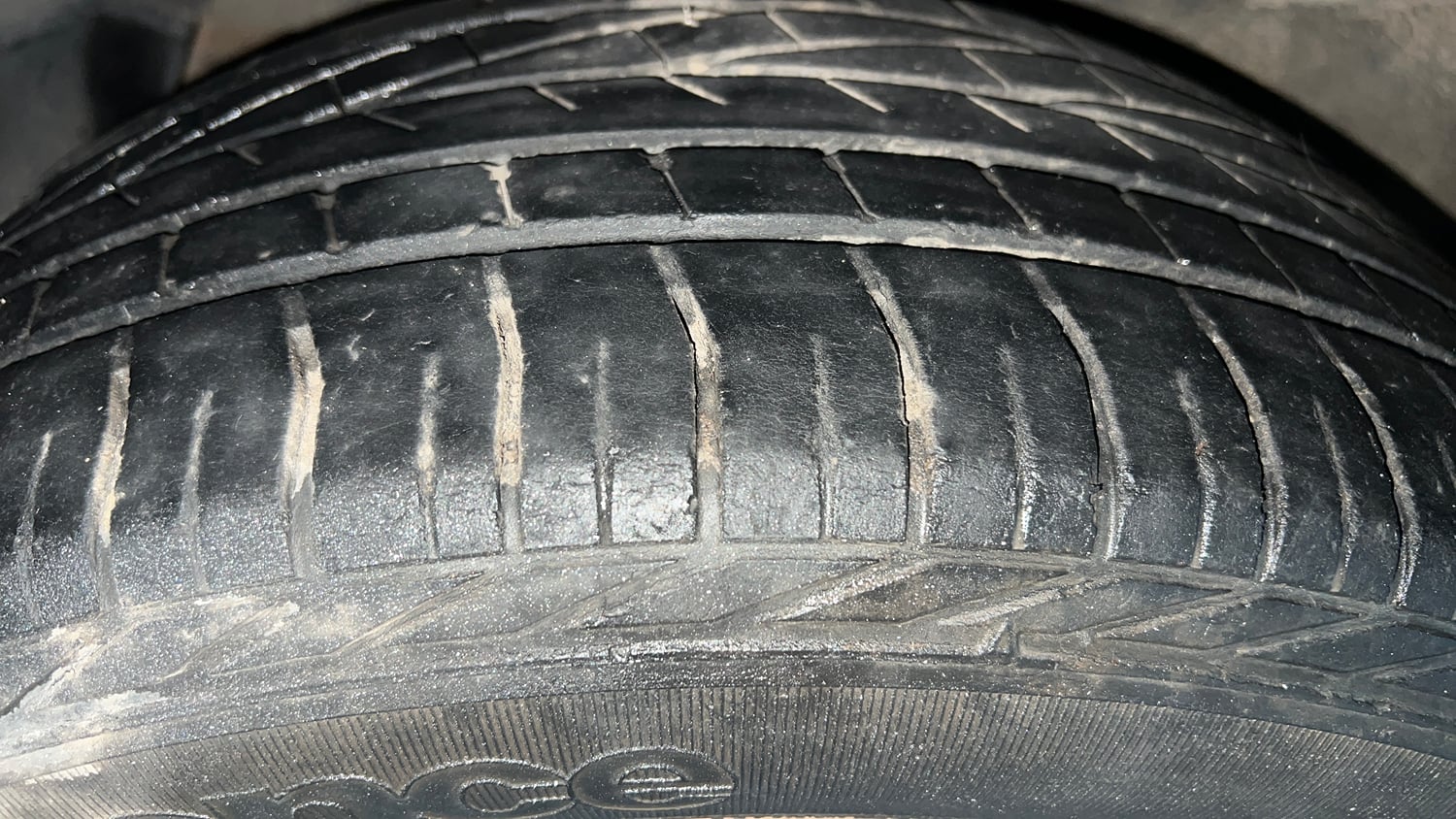 Used 2019 Tata Nexon XMA Petrol Petrol Automatic tyres RIGHT REAR TYRE TREAD VIEW