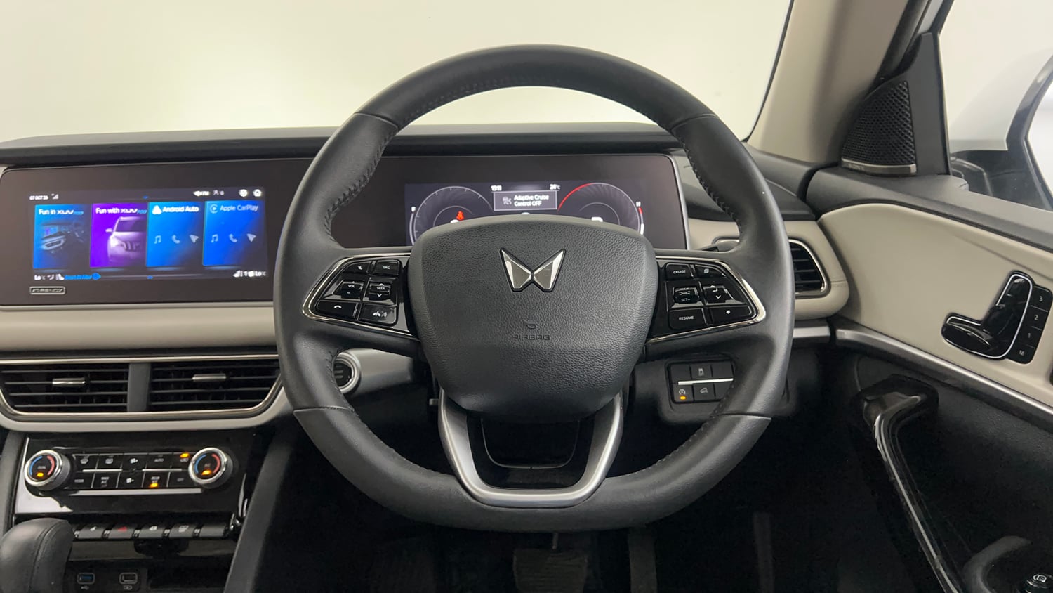 Used 2024 Mahindra XUV700 AX7 Luxury Pack Petrol AT 7 STR Petrol Automatic interior STEERING VIEW