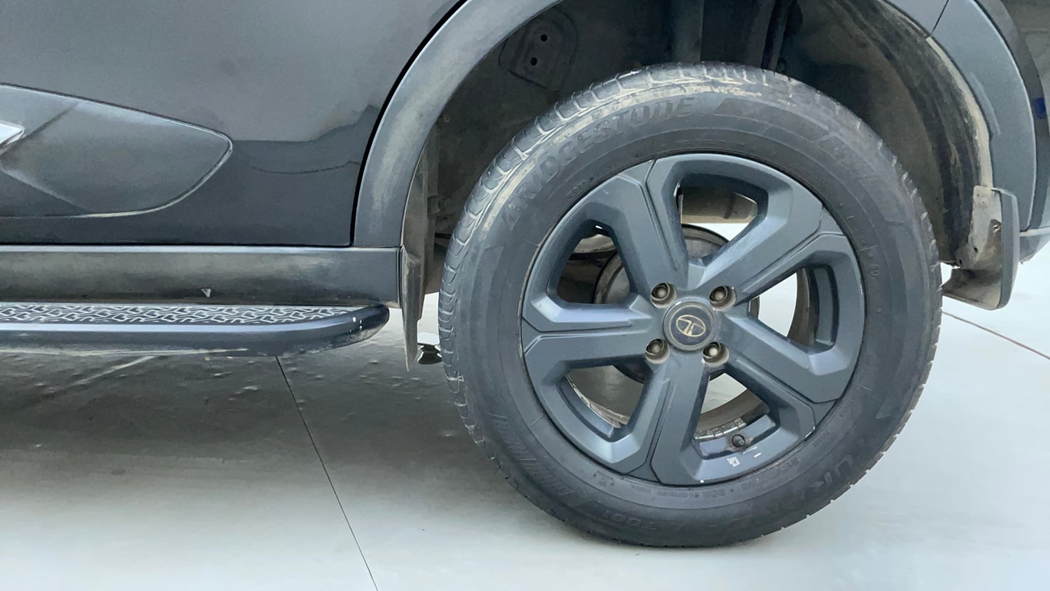Used 2022 Tata Nexon XZA Plus (Premium) Dark Edition Petrol Automatic tyres LEFT REAR TYRE RIM VIEW