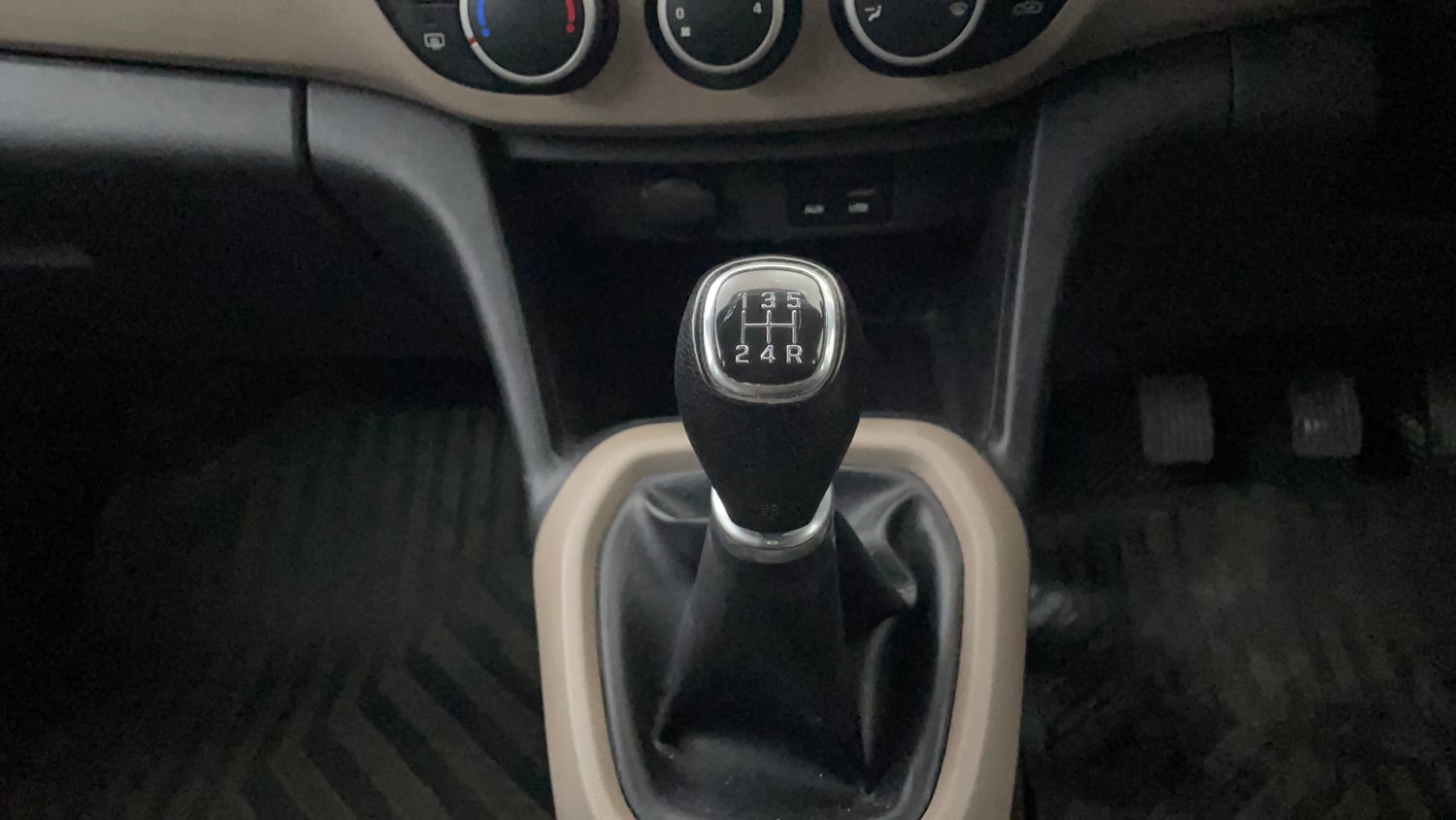 Used 2015 Hyundai Grand i10 Asta 1.2 Kappa VTVT Petrol Manual interior GEAR  KNOB VIEW