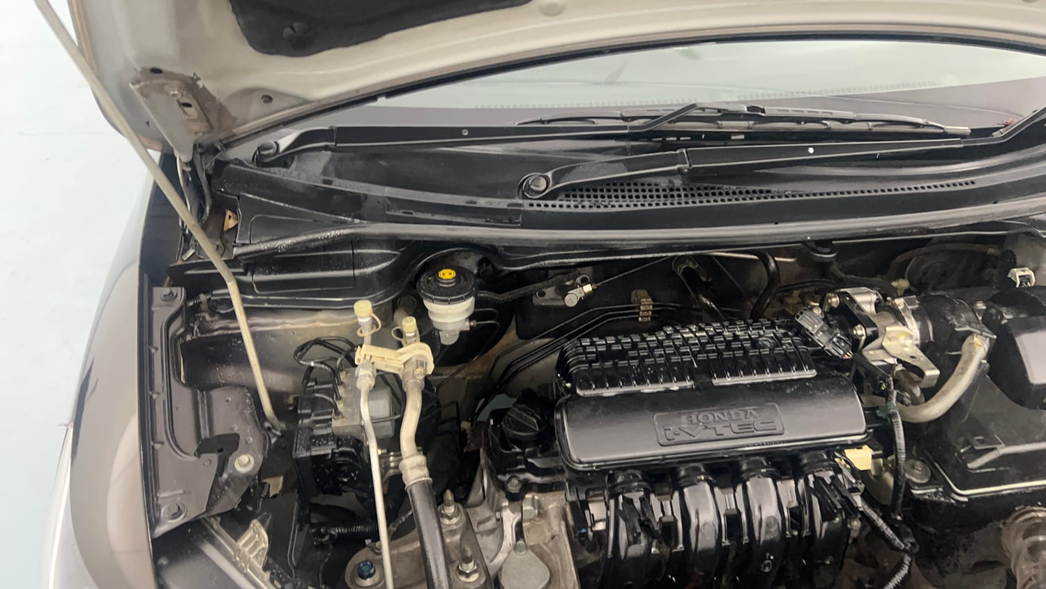 Used 2018 Honda Jazz SV Petrol Petrol Manual engine ENGINE RIGHT SIDE HINGE & APRON VIEW