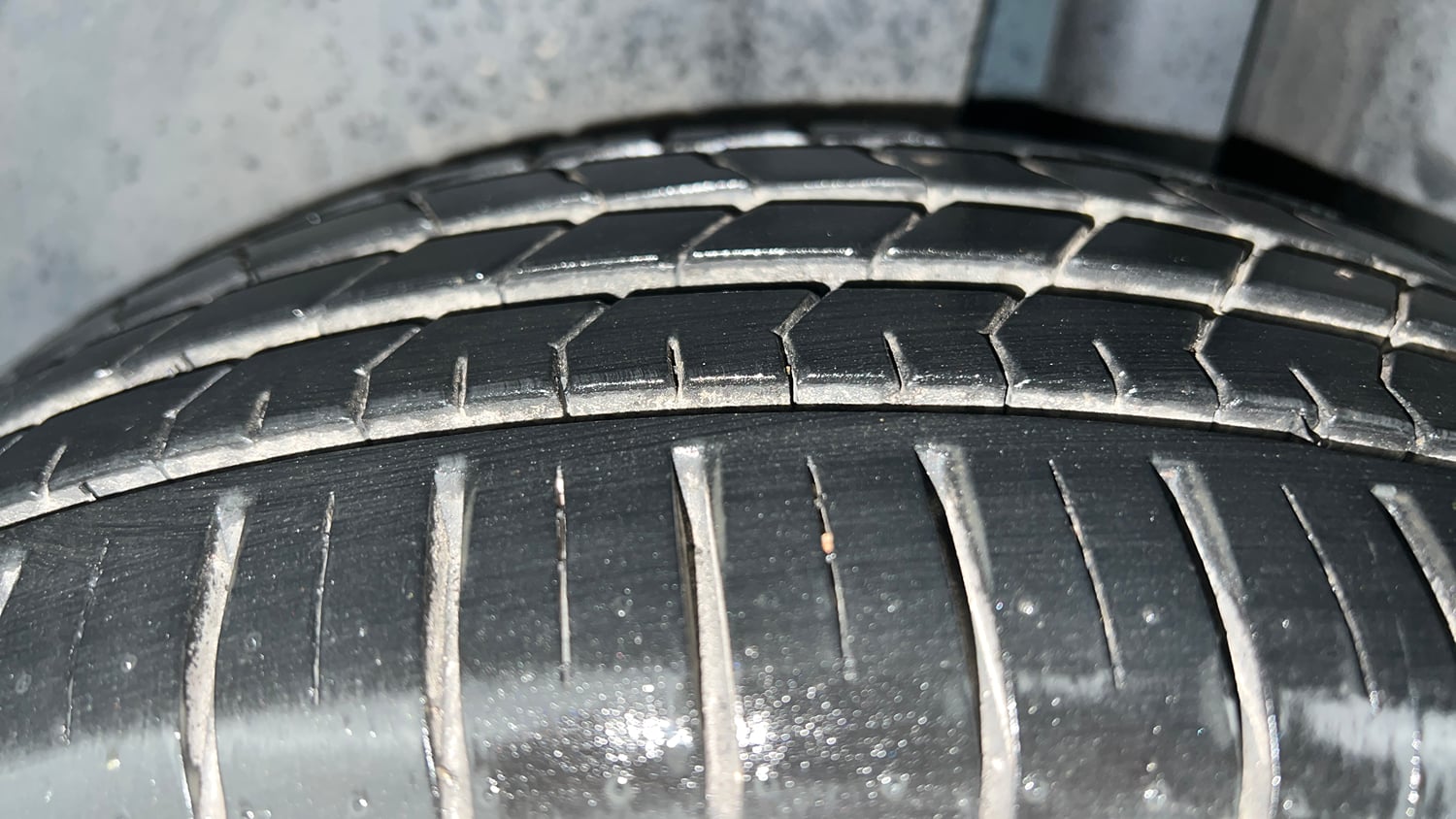 Used 2019 Maruti Suzuki Ciaz Alpha Hybrid 1.5 Petrol Manual tyres LEFT REAR TYRE TREAD VIEW