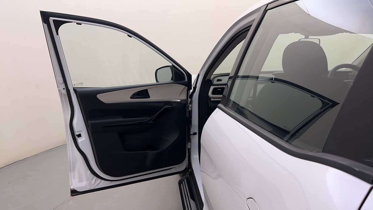 Used 2022 Mahindra XUV700 AX 5 Diesel AT 7 STR Diesel Automatic interior LEFT FRONT DOOR OPEN VIEW
