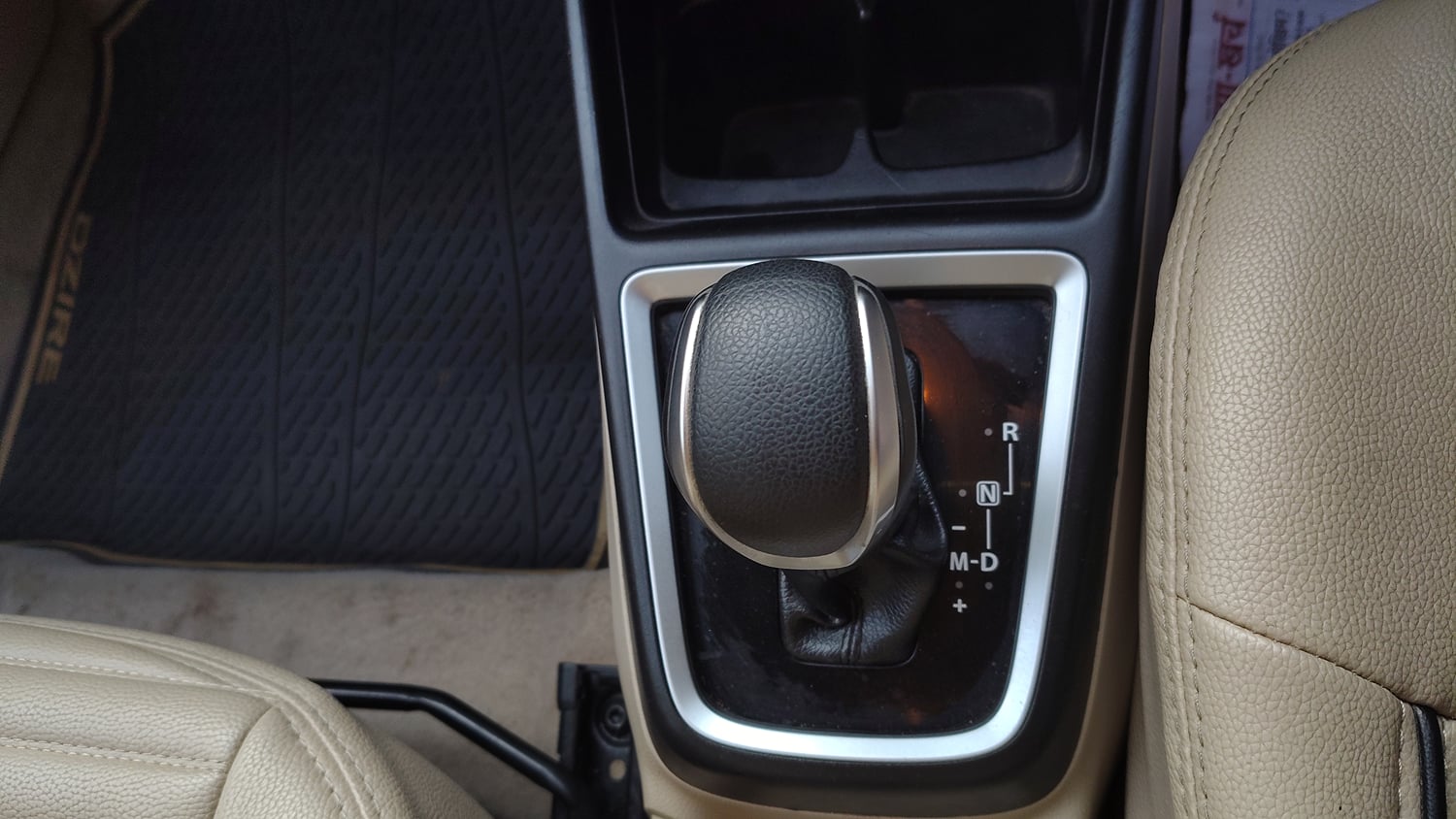 Used 2020 Maruti Suzuki Dzire VXi AMT Petrol Automatic interior GEAR  KNOB VIEW