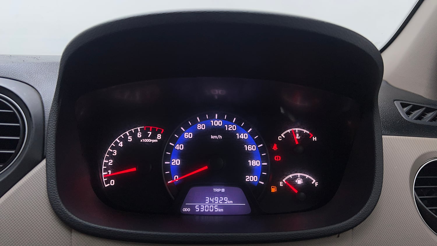 Used 2019 Hyundai Xcent SX Petrol Manual interior CLUSTERMETER VIEW