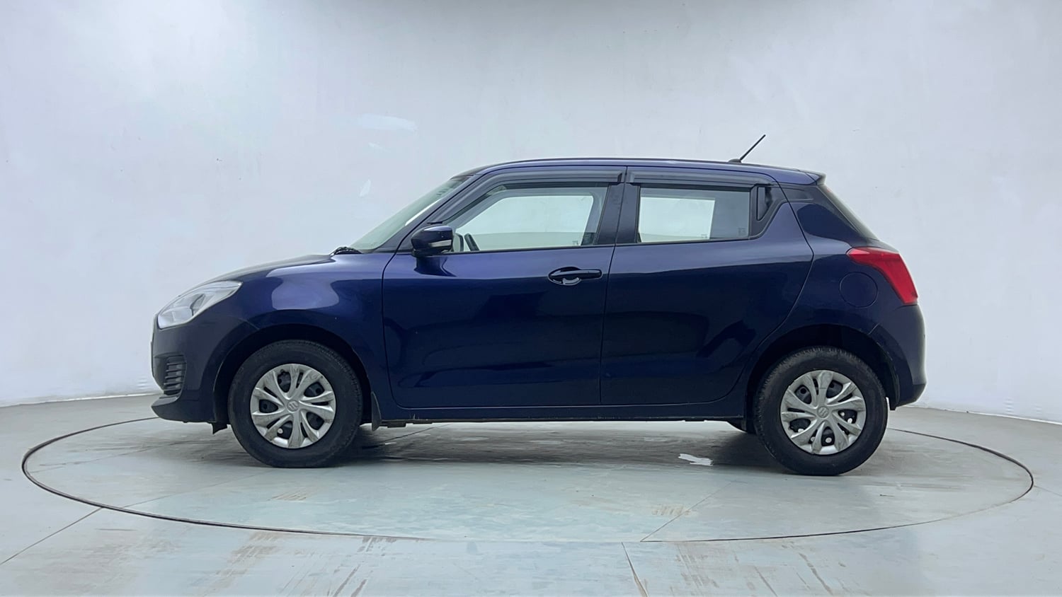 Used 2019 Maruti Suzuki Swift VXi AMT Petrol Automatic exterior LEFT SIDE VIEW