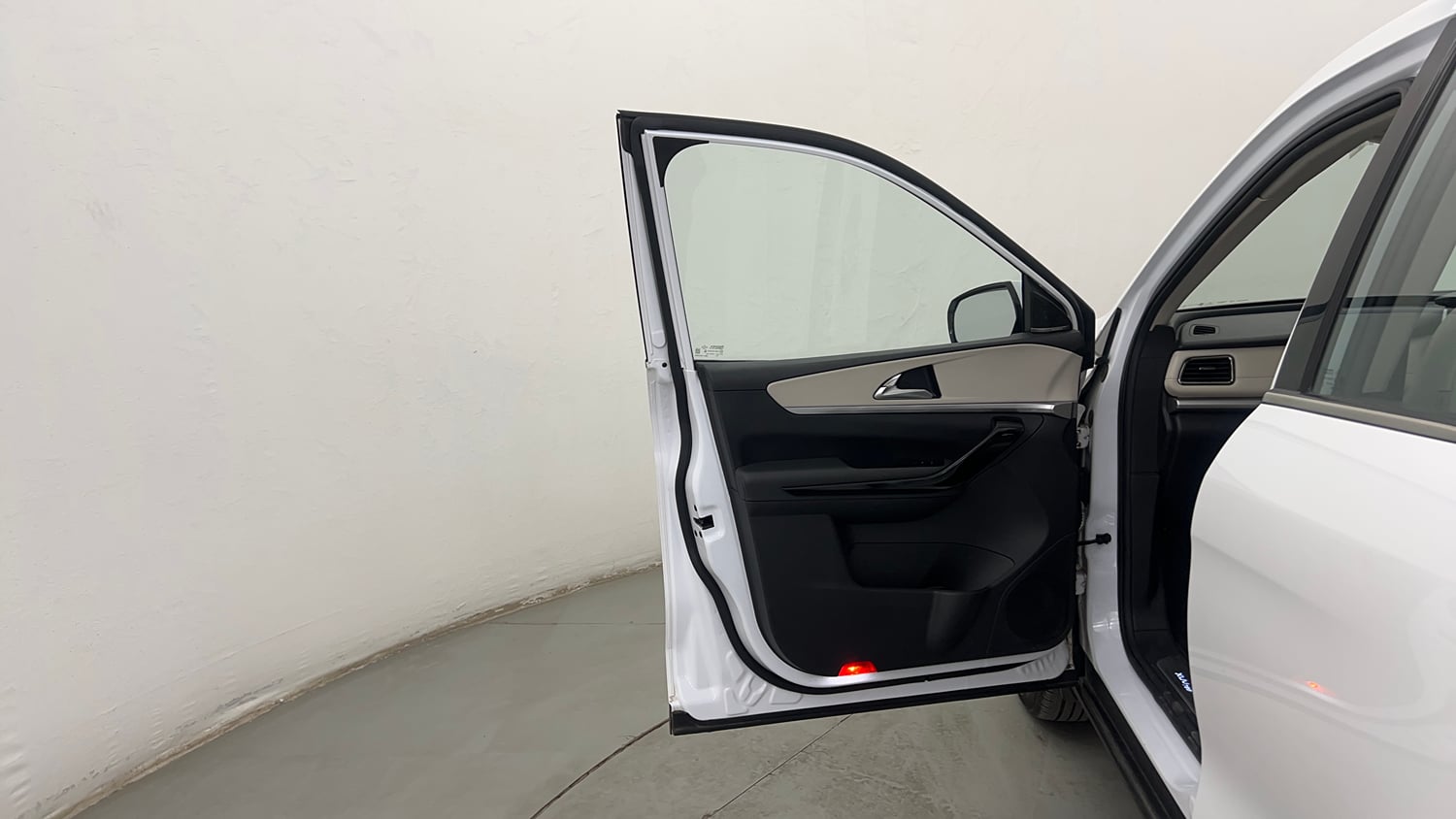 Used 2024 Mahindra XUV700 AX7 Luxury Pack Petrol AT 7 STR Petrol Automatic interior LEFT FRONT DOOR OPEN VIEW