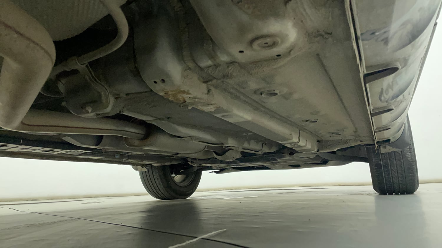 Used 2022 Hyundai Venue SX Plus 1.0 Turbo DCT Petrol Automatic extra REAR RIGHT UNDERBODY VIEW