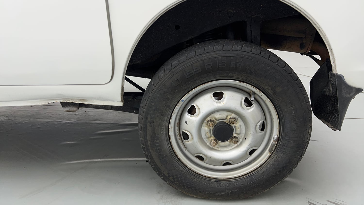 Used 2022 Maruti Suzuki Eeco 5 STR AC (O) Petrol Manual tyres LEFT REAR TYRE RIM VIEW