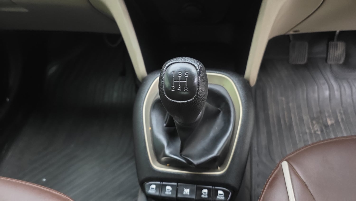 Used 2019 Hyundai Santro Magna Petrol Manual interior GEAR  KNOB VIEW