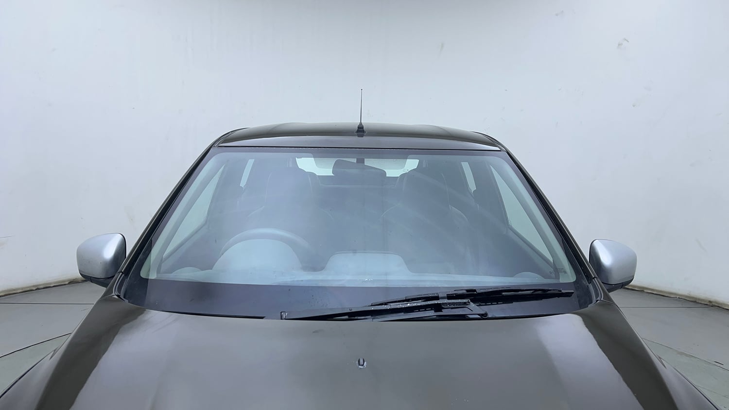 Used 2018 Renault Kwid 1.0 RXT AMT Petrol Automatic exterior FRONT WINDSHIELD VIEW