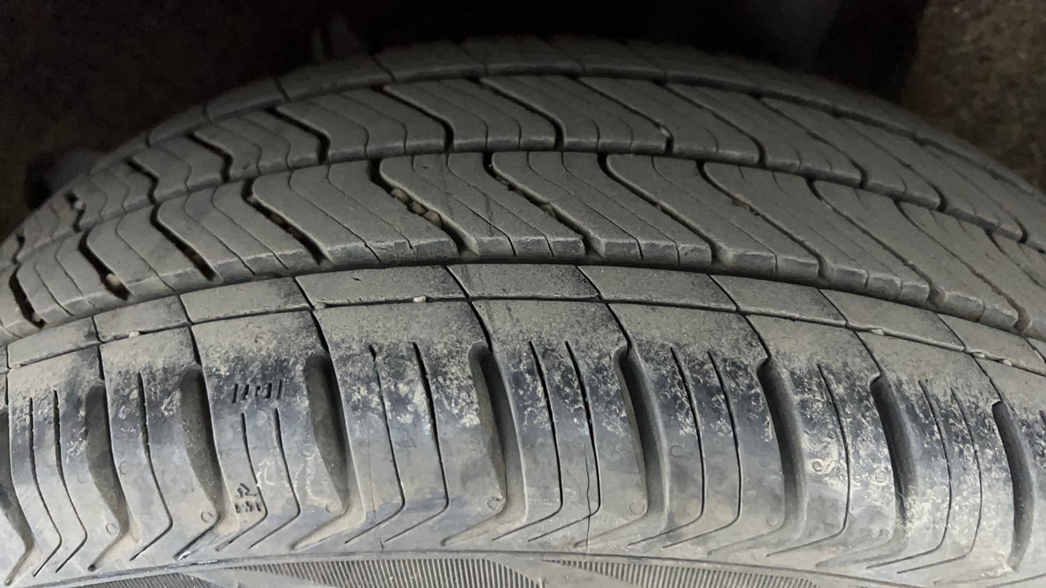Used 2018 Maruti Suzuki Baleno Alpha 1.2 AT Petrol Automatic tyres LEFT REAR TYRE TREAD VIEW