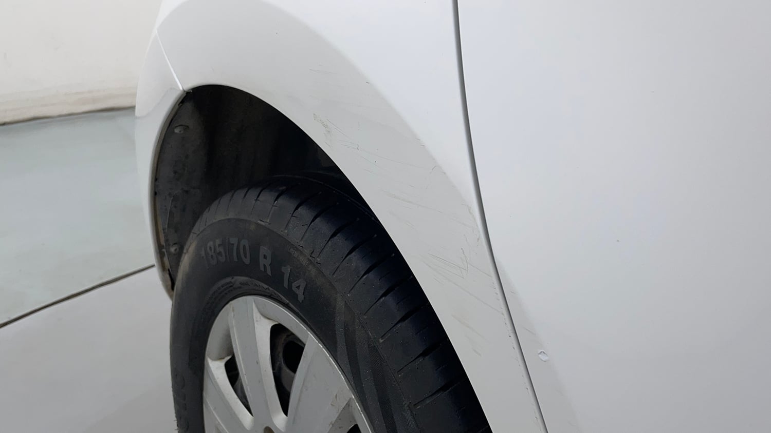 Used 2015 Volkswagen Polo Trendline 1.2L (P) Petrol Manual dents MINOR SCRATCH