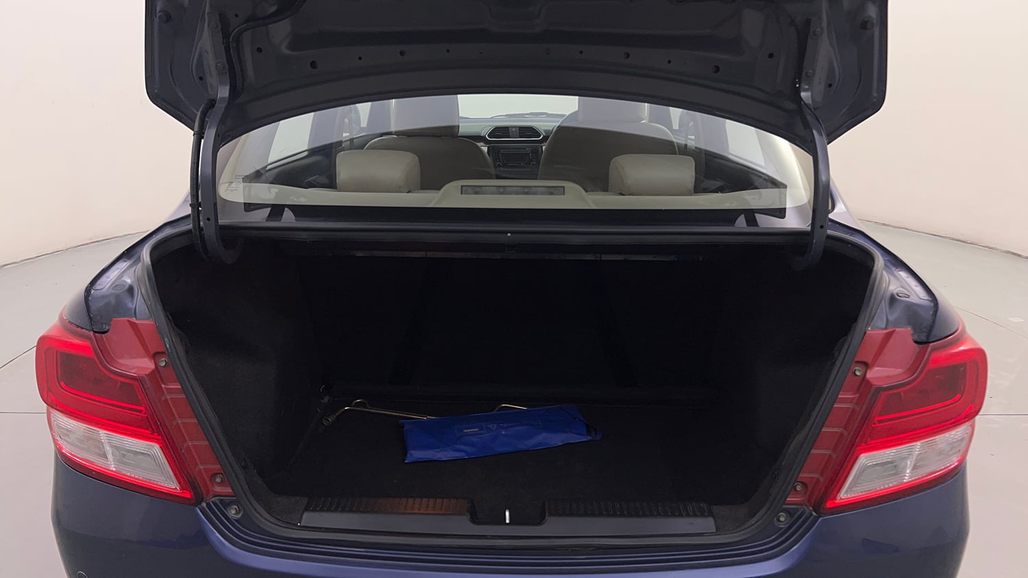 Used 2017 Maruti Suzuki Dzire VXi AMT Petrol Automatic interior DICKY INSIDE VIEW