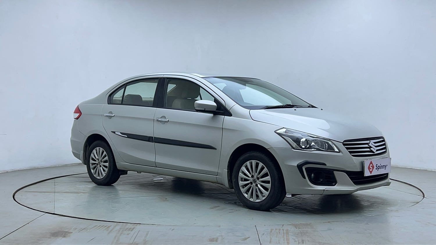 Used 2017 Maruti Suzuki Ciaz Zeta 1.4 AT Petrol Automatic exterior RIGHT FRONT CORNER VIEW