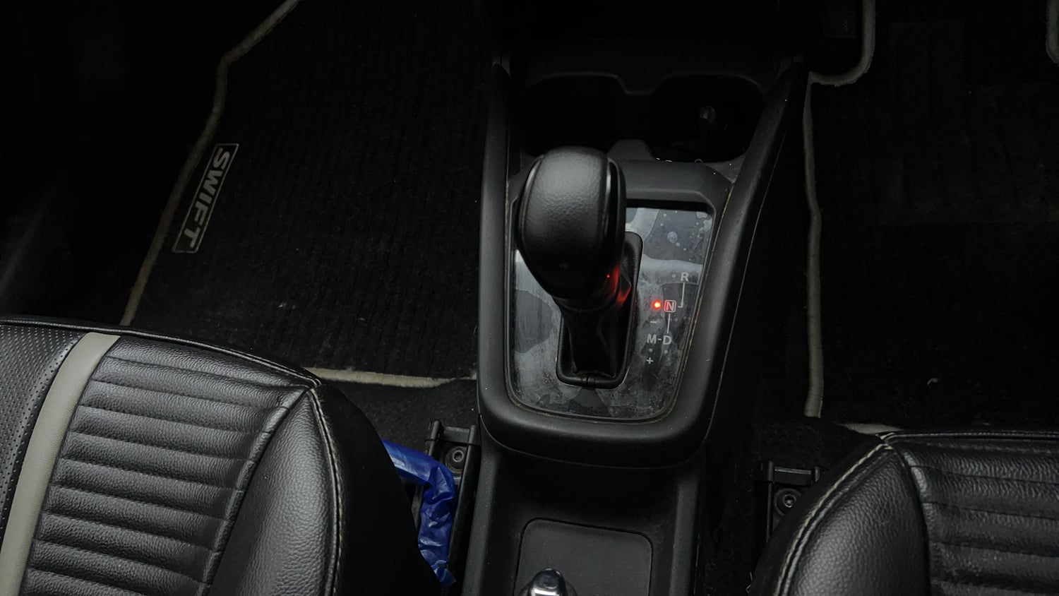 Used 2024 Maruti Suzuki Swift VXi (O) AMT Petrol Automatic interior GEAR  KNOB VIEW