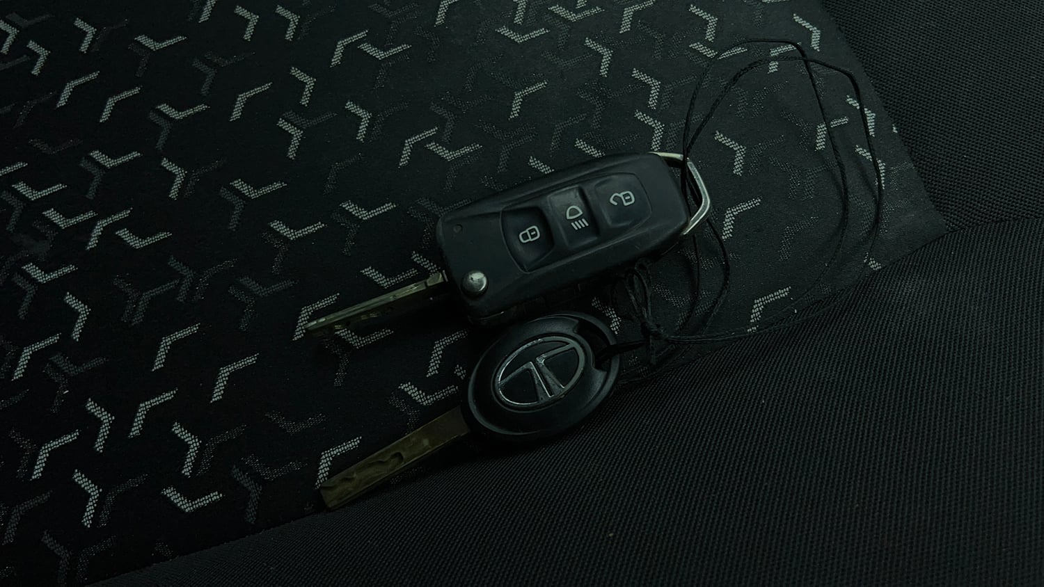 Used 2020 Tata Tiago XZA Plus Petrol Automatic extra CAR KEY VIEW