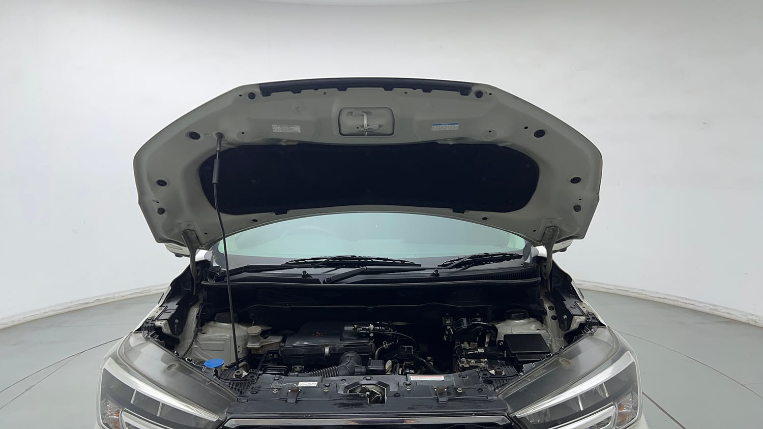 Used 2022 Maruti Suzuki XL6 Alpha Plus MT Petrol Petrol Manual engine ENGINE & BONNET OPEN FRONT VIEW