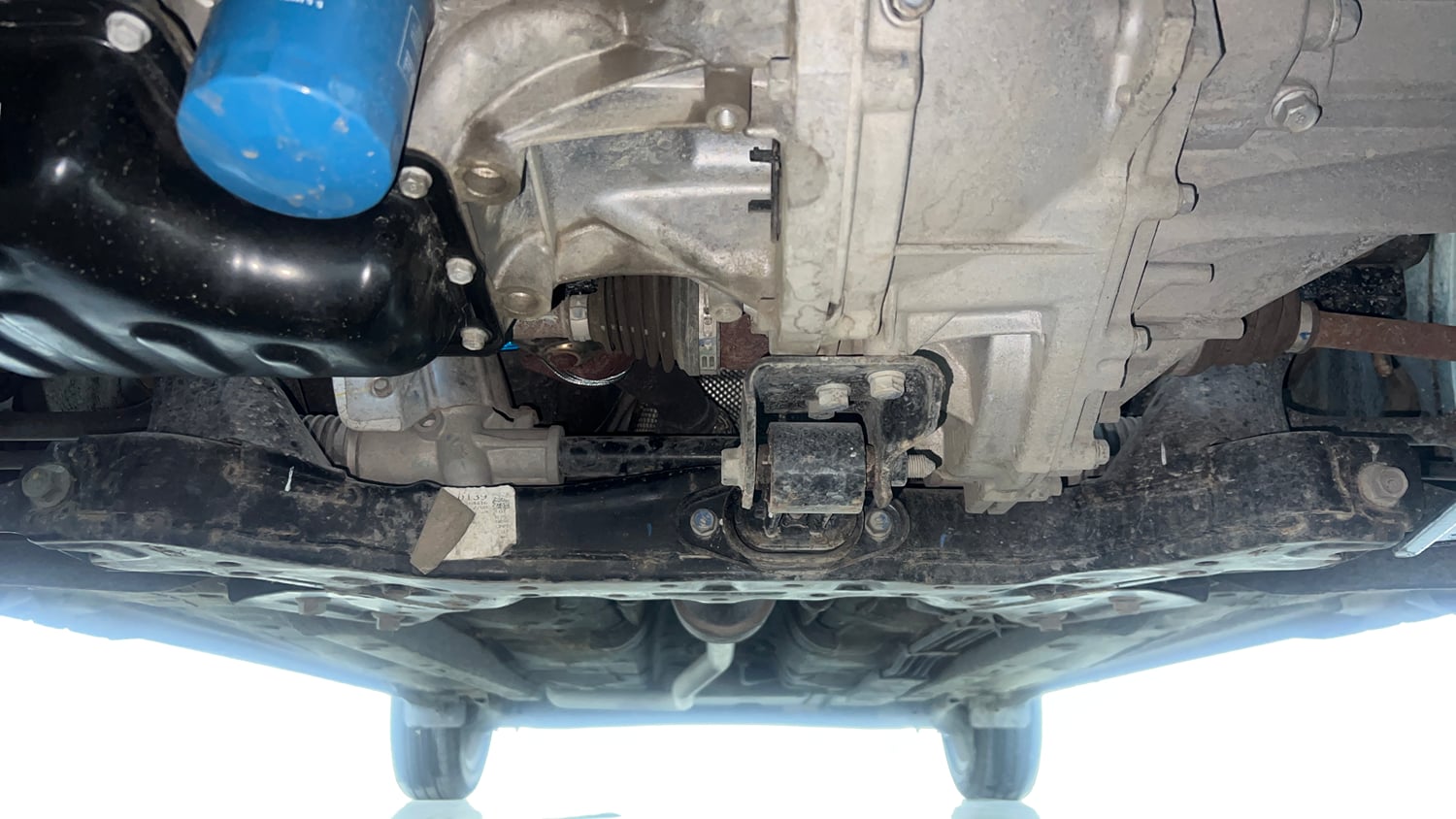 Used 2023 Hyundai Aura SX 1.2 Petrol Petrol Manual extra FRONT LEFT UNDERBODY VIEW