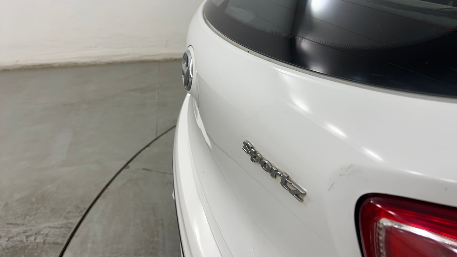 Used 2018 Hyundai Grand i10 Sportz (O) AT 1.2 Kappa VTVT Petrol Automatic dents MINOR SCRATCH
