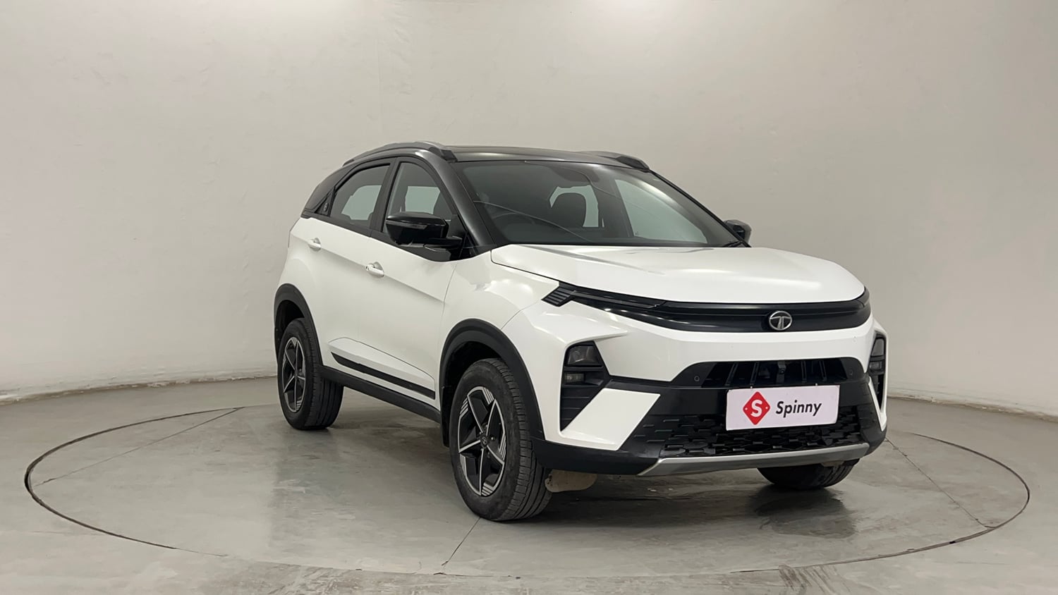 Used 2024 Tata Nexon Fearless S 1.5 Revotorq Diesel 6MT DT Diesel Manual exterior RIGHT FRONT CORNER VIEW