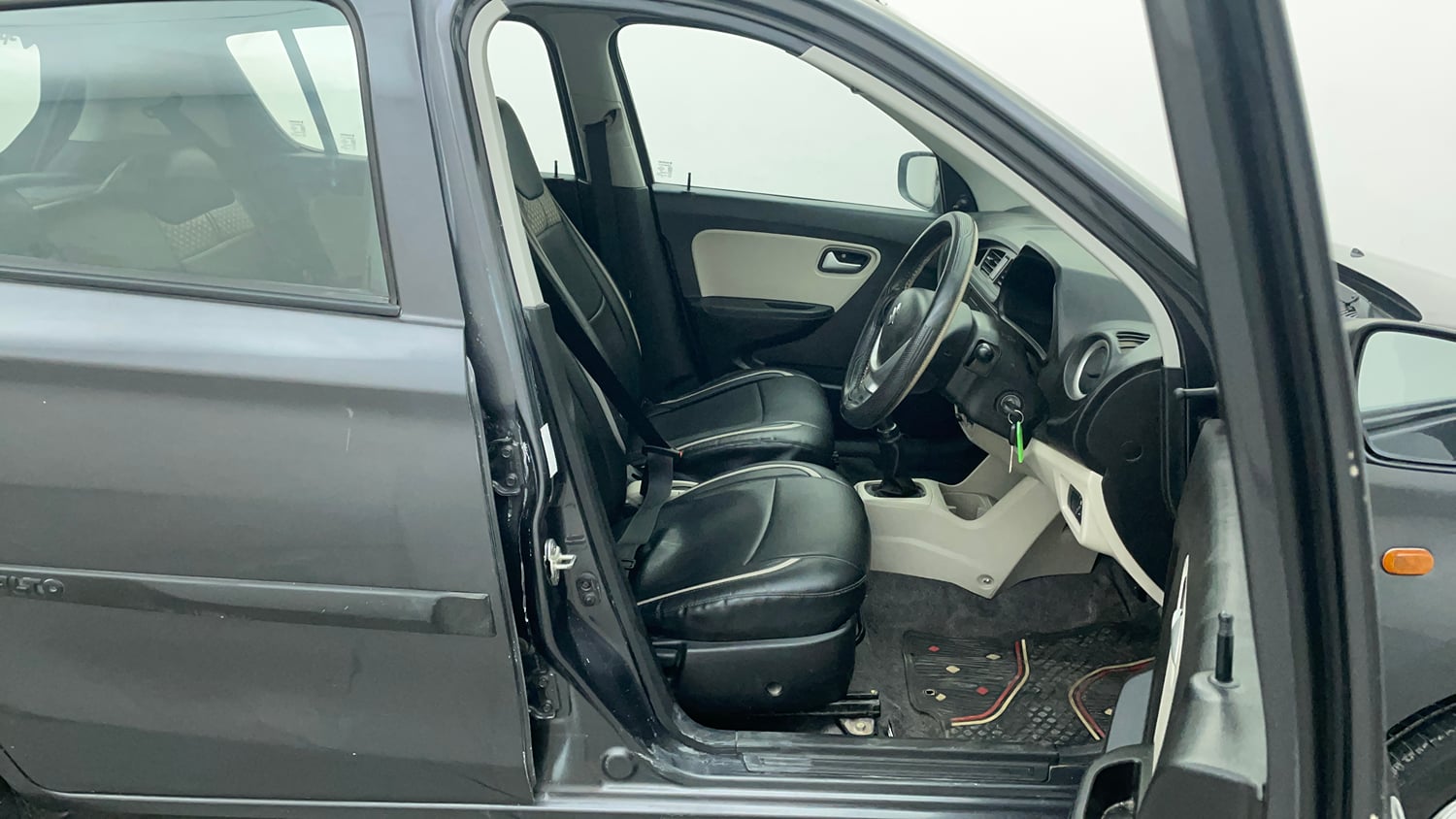 Used 2022 Maruti Suzuki Alto 800 VXi Petrol Manual interior RIGHT SIDE FRONT DOOR CABIN VIEW