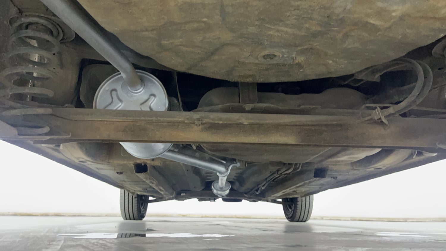 Used 2018 Renault Kwid 1.0 RXT AMT Petrol Automatic extra REAR UNDERBODY VIEW (TAKEN FROM REAR)