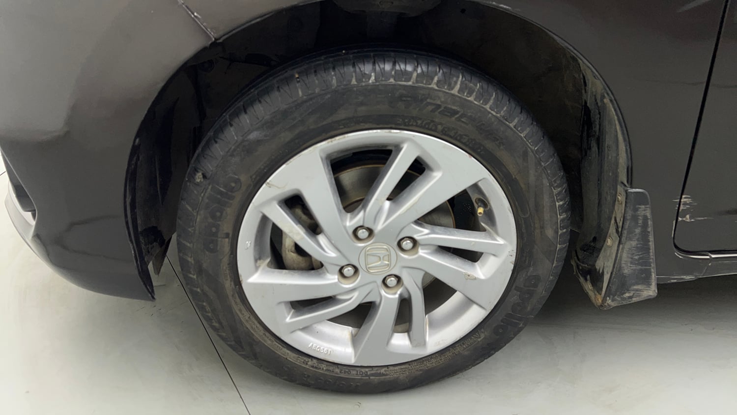 Used 2022 Honda Jazz ZX CVT Petrol Automatic tyres LEFT FRONT TYRE RIM VIEW