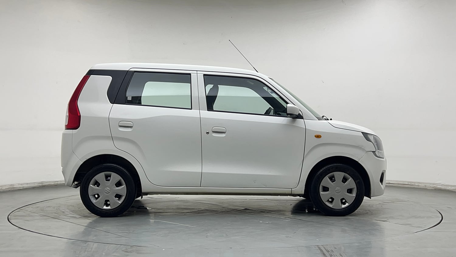 Used 2024 Maruti Suzuki Wagon R VXI 1.0 Petrol Manual exterior RIGHT SIDE VIEW