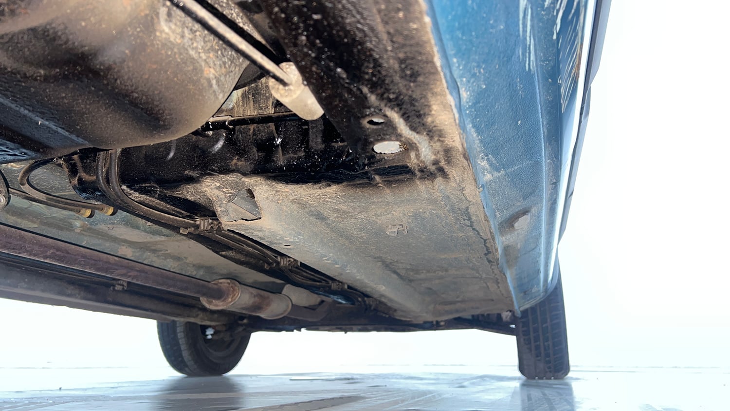 Used 2025 Renault Kwid CLIMBER 1.0 MT Petrol Manual extra REAR RIGHT UNDERBODY VIEW