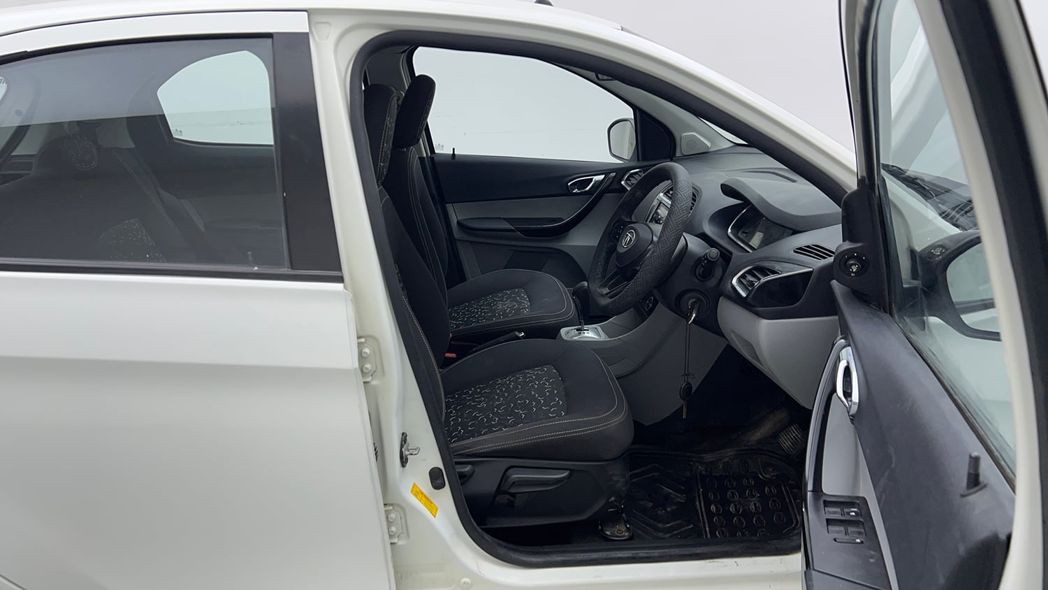 Used 2020 Tata Tiago XZA Plus Petrol Automatic interior RIGHT SIDE FRONT DOOR CABIN VIEW