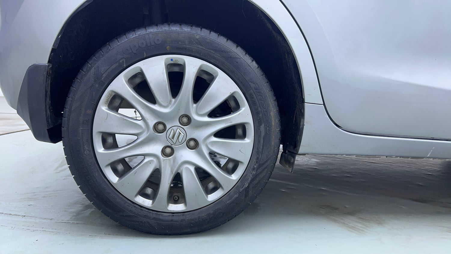 Used 2018 Maruti Suzuki Baleno Alpha 1.2 Petrol Manual tyres RIGHT REAR TYRE RIM VIEW