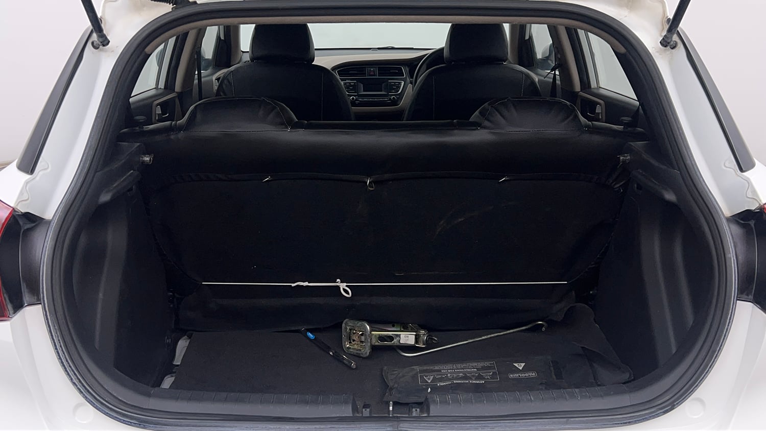 Used 2019 Hyundai Elite i20 Magna Plus 1.2 Petrol Manual interior DICKY INSIDE VIEW