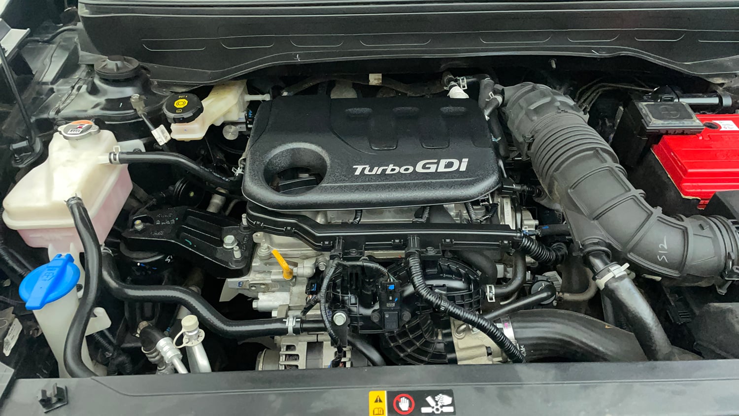 Used 2024 Hyundai Venue SX (O) 1.0 Turbo DCT Petrol Automatic engine ENGINE RIGHT SIDE VIEW