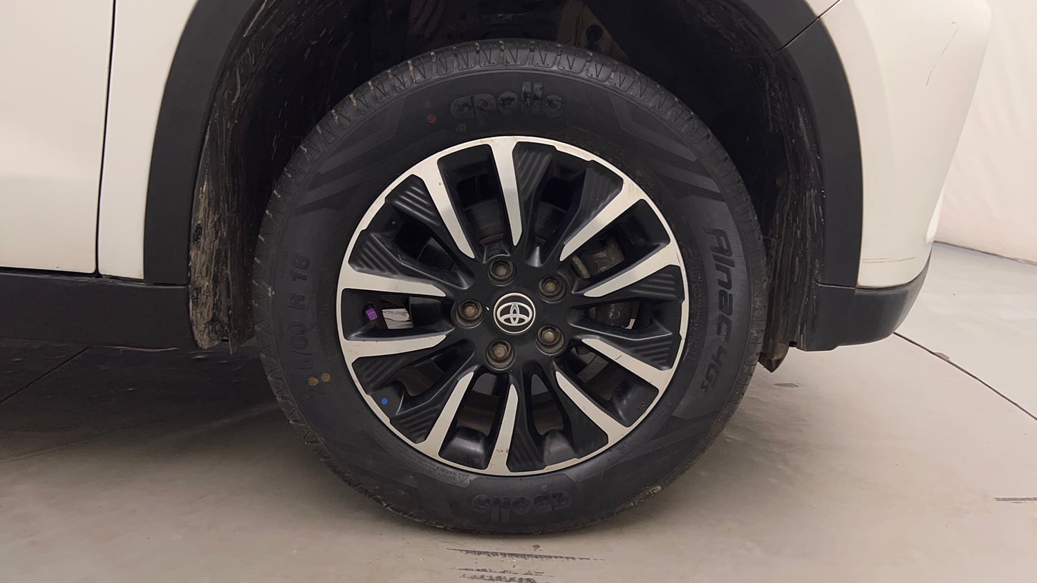 Used 2021 Toyota Urban Cruiser Premium Grade AT Petrol Automatic tyres RIGHT FRONT TYRE RIM VIEW
