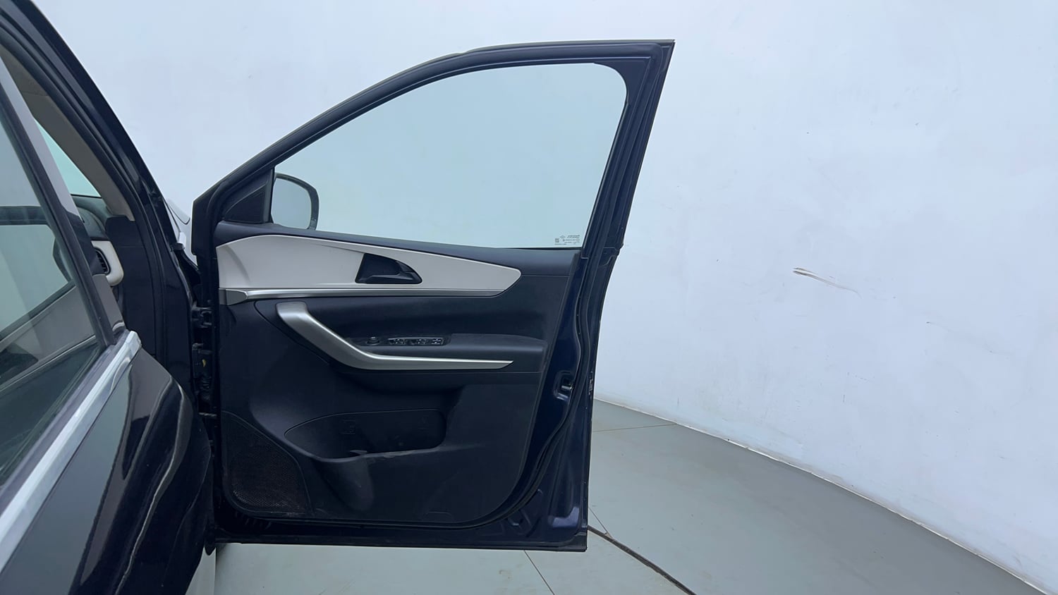 Used 2023 Mahindra XUV700 AX 3 Diesel MT 7 STR Diesel Manual interior RIGHT FRONT DOOR OPEN VIEW