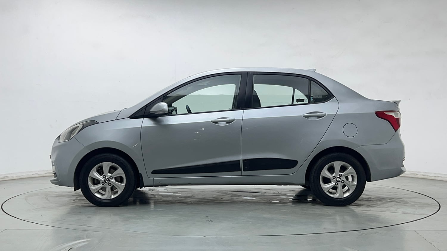 Used 2019 Hyundai Xcent SX Petrol Manual exterior LEFT SIDE VIEW