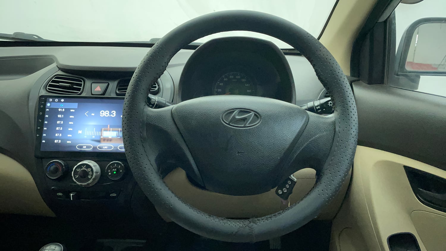 Used 2016 Hyundai Eon Era + Petrol Manual interior STEERING VIEW