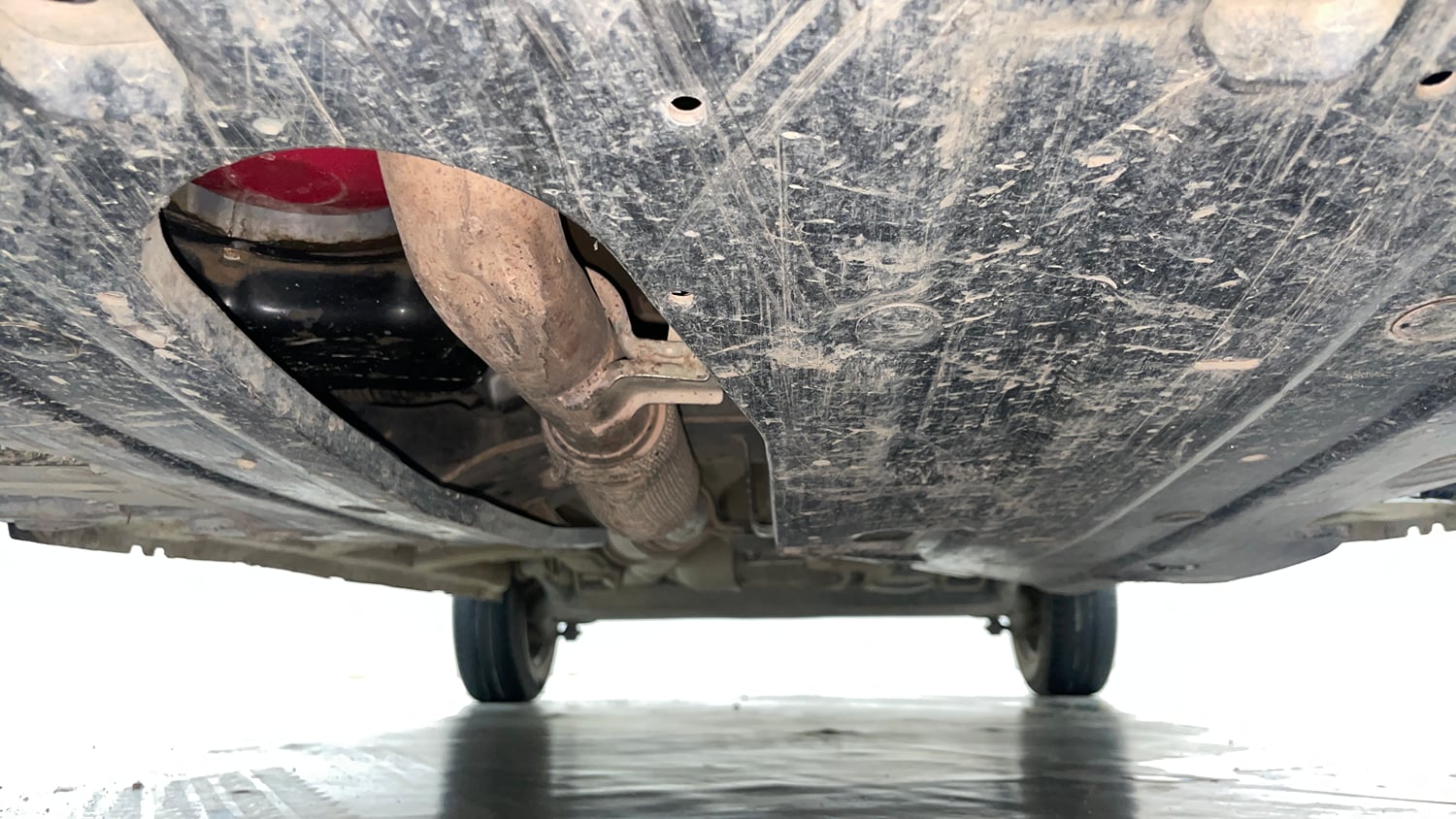 Used 2018 Mahindra KUV100 NXT K2 6 STR Petrol Manual extra FRONT LEFT UNDERBODY VIEW