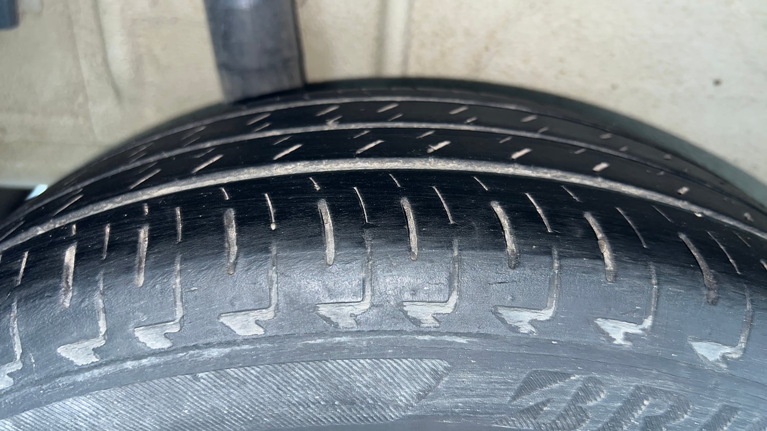 Used 2024 Maruti Suzuki Ignis Sigma 1.2 MT Petrol Manual tyres RIGHT REAR TYRE TREAD VIEW