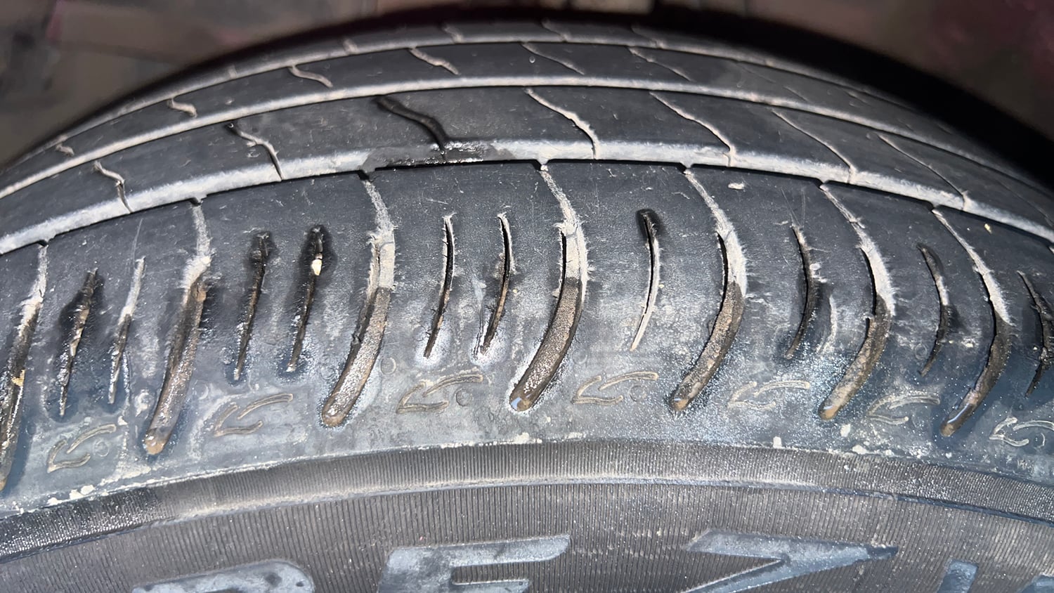 Used 2021 Honda City 4th Generation SV Petrol Petrol Manual tyres LEFT FRONT TYRE TREAD VIEW
