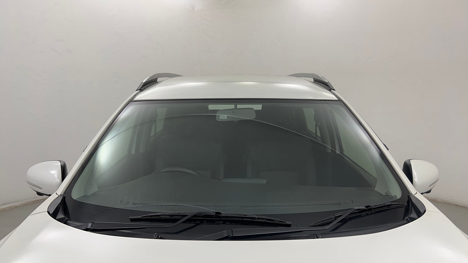 Used 2022 Maruti Suzuki XL6 Alpha MT Petrol Petrol Manual exterior FRONT WINDSHIELD VIEW