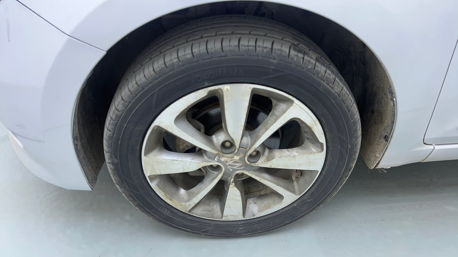 Used 2017 Hyundai Elite i20 Asta 1.2 Petrol Manual tyres LEFT FRONT TYRE RIM VIEW