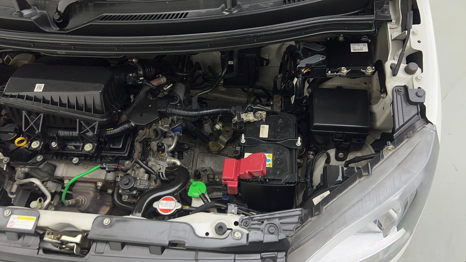 Used 2024 Maruti Suzuki Wagon R VXI 1.0 Petrol Manual engine ENGINE LEFT SIDE VIEW