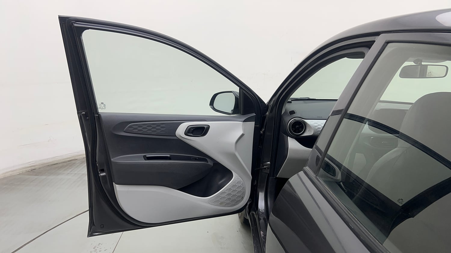 Used 2021 Hyundai Grand i10 Nios Magna 1.2 Kappa VTVT CNG Cng Manual interior LEFT FRONT DOOR OPEN VIEW