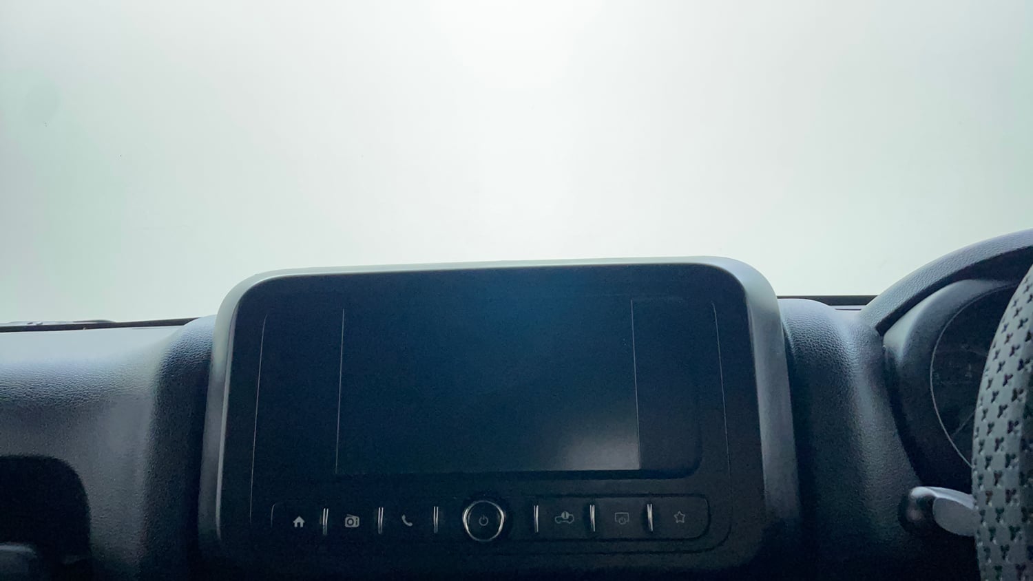 Used 2022 mahindra Thar LX Hard Top Petrol MT 4WD Petrol Manual top_features Touch screen infotainment system