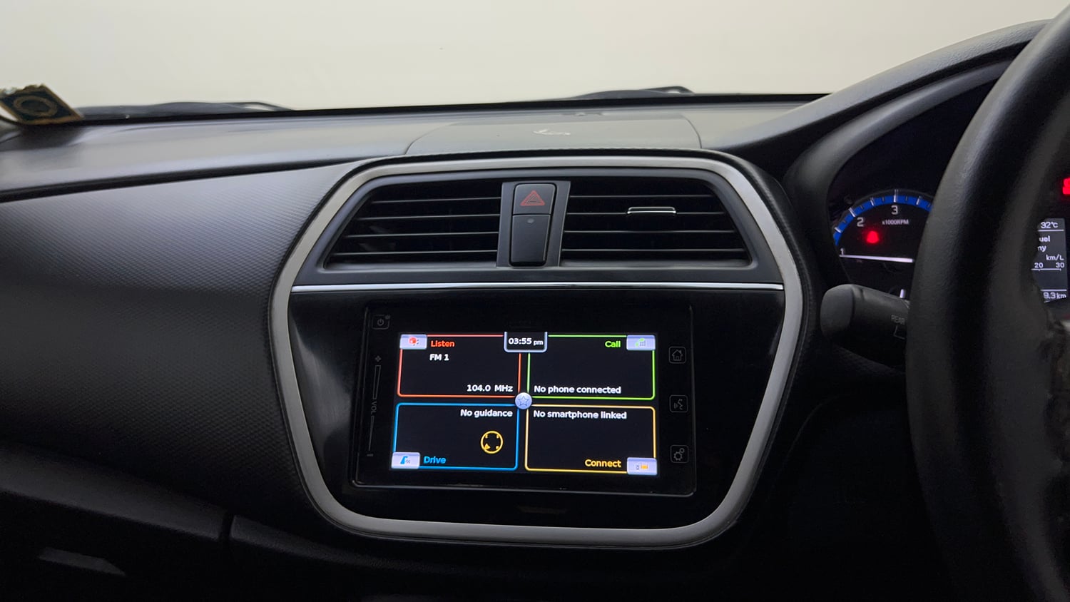 Used 2016 Maruti Suzuki S-Cross Zeta 1.3 Diesel Manual top_features Integrated (in-dash) music system